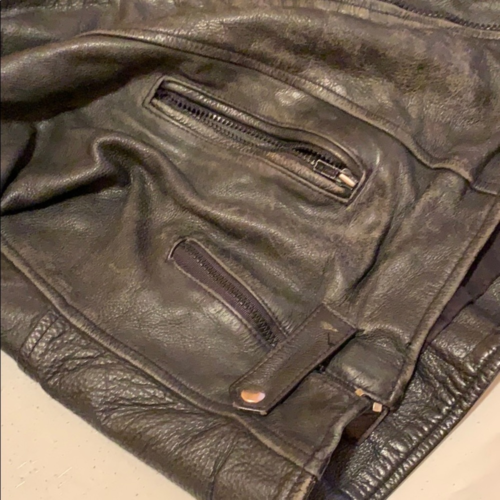 Leather jacket - Picture 4 of 6